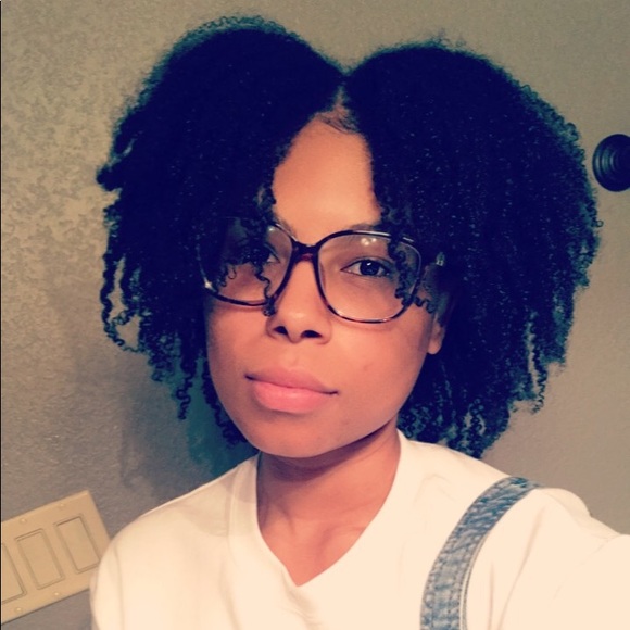 Meet your Posher, Taylor - Picture 1 of 1